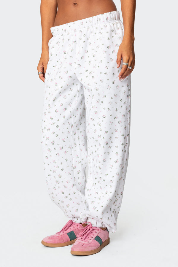 Edikted Bouquet Oversized Sweatpants Cream