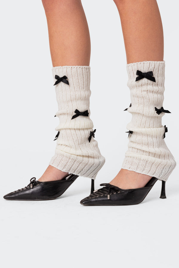 edikted Bow Leg Warmers white and black