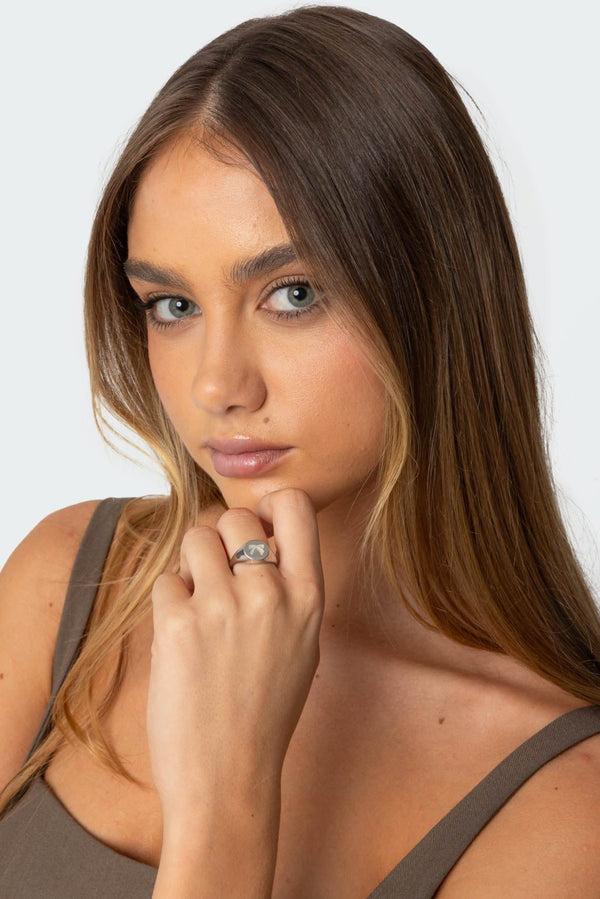 Edikted Bow Signet Ring Silver