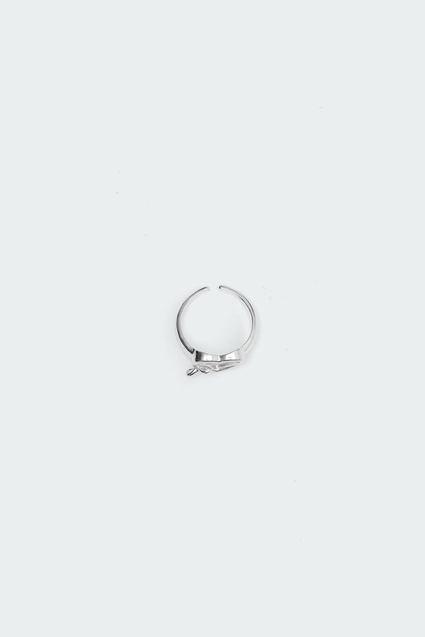 Edikted Bowed Heart Ring Silver