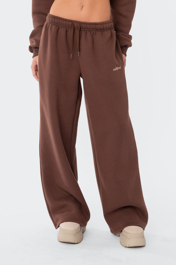 Edikted Brenna Low Rise Wide Sweatpants Brown