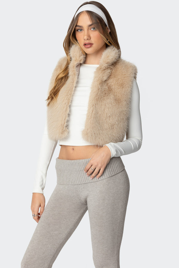 Edikted Cassandra Faux Fur Vest Tan
