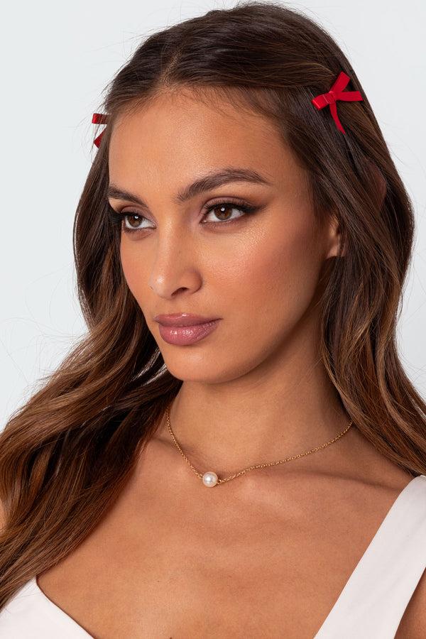 edikted Center Stage Pearl Necklace gold