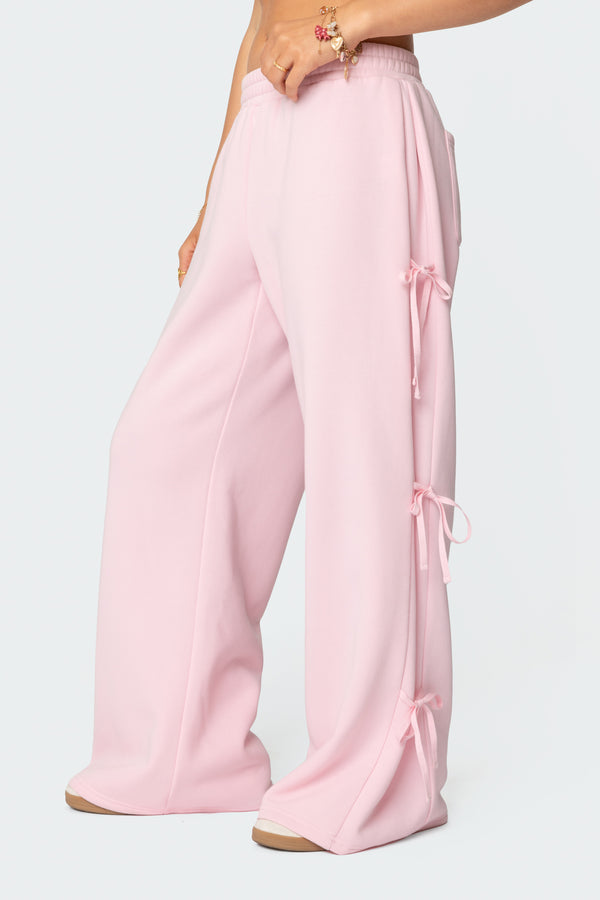 Edikted Claudette Baggy Ribbon Sweatpants Pink