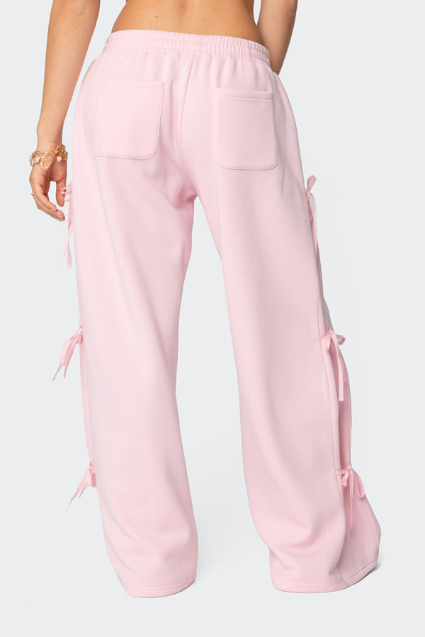 Edikted Claudette Baggy Ribbon Sweatpants Pink