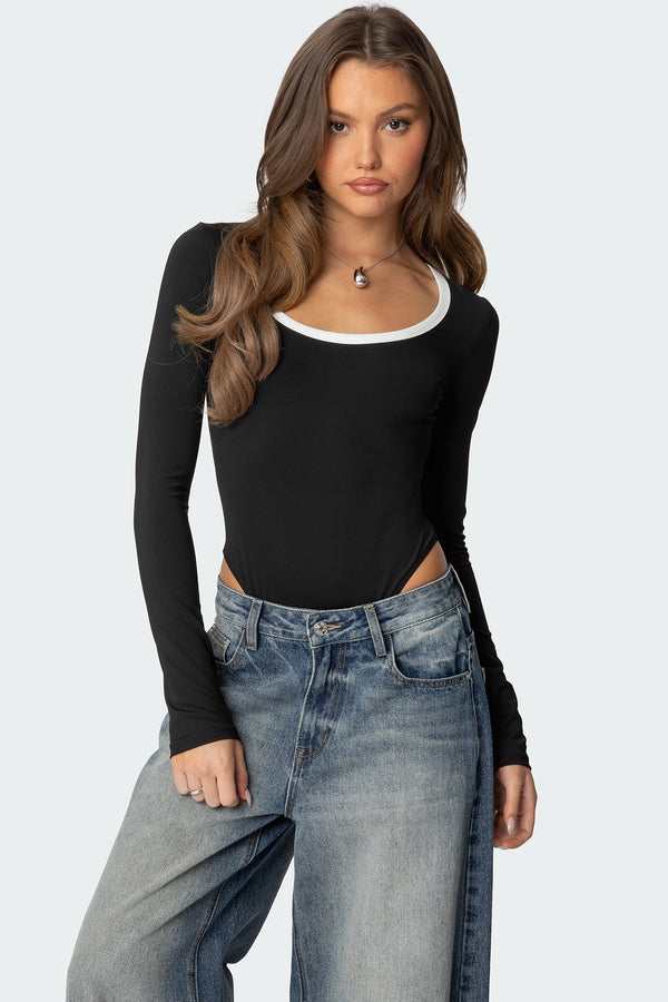 edikted Contrast Scoop Neck Bodysuit black