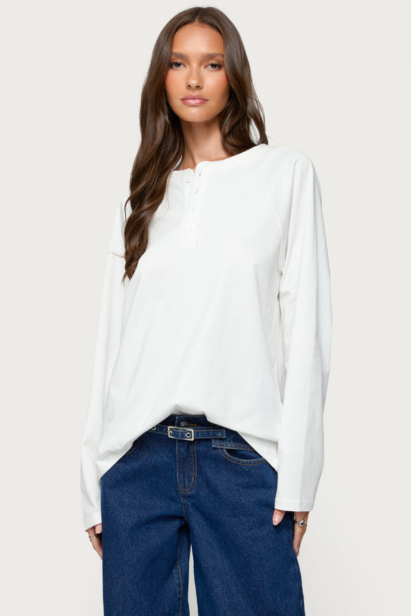 edikted Cyrus Henley Oversized Top white