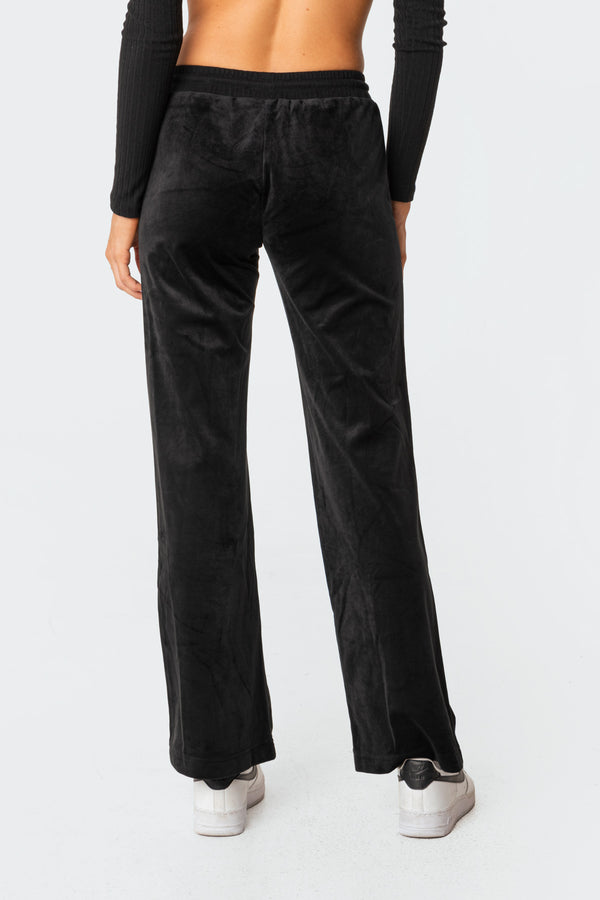 Edikted Erin Low-Rise Velour Sweatpants Black