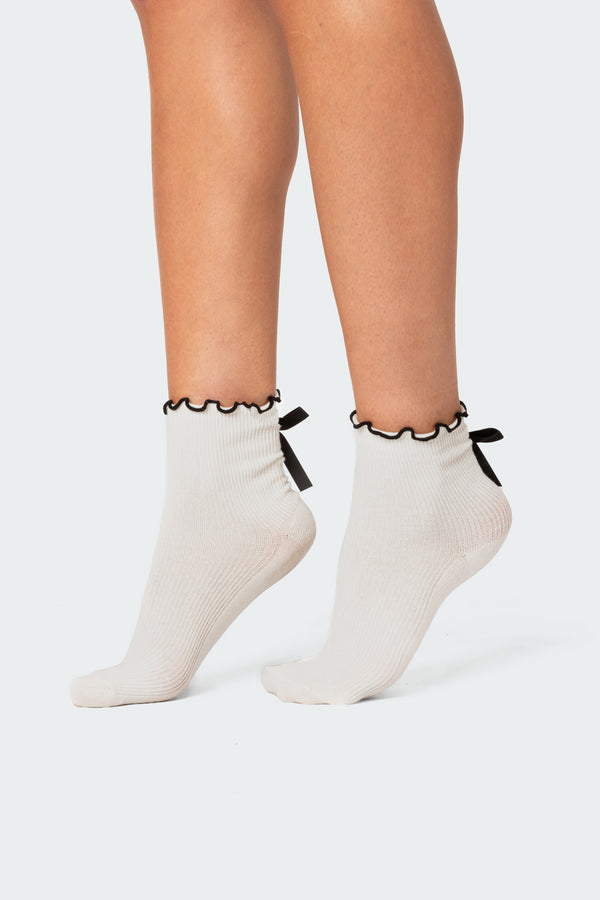 edikted Frill & Bow Socks cream