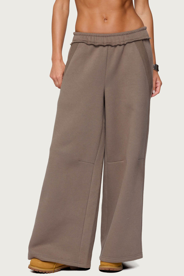 Edikted Kori Oversized Sweatpants Brown