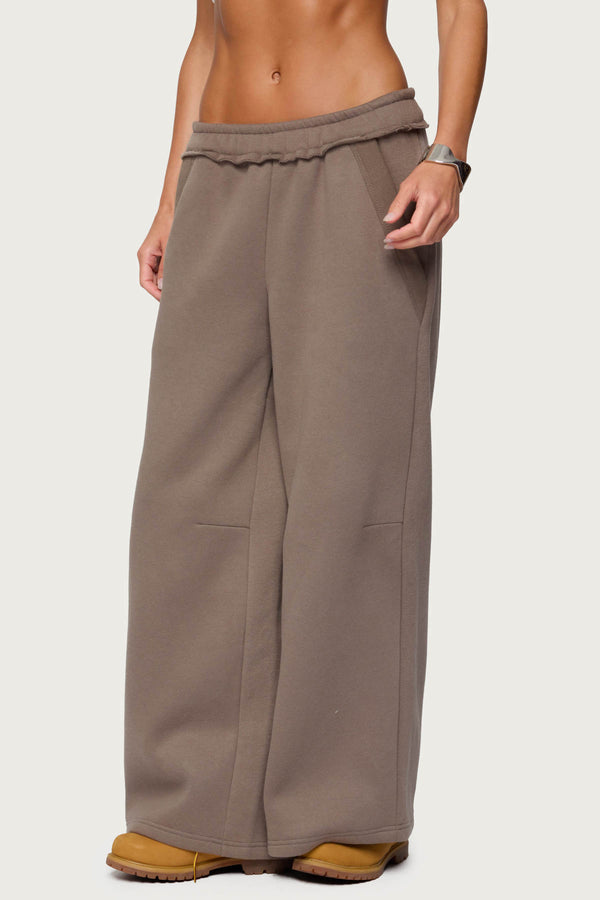 Edikted Kori Oversized Sweatpants Brown