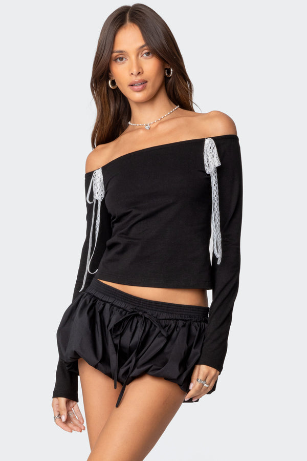 edikted Lace Bow Off Shoulder Top black