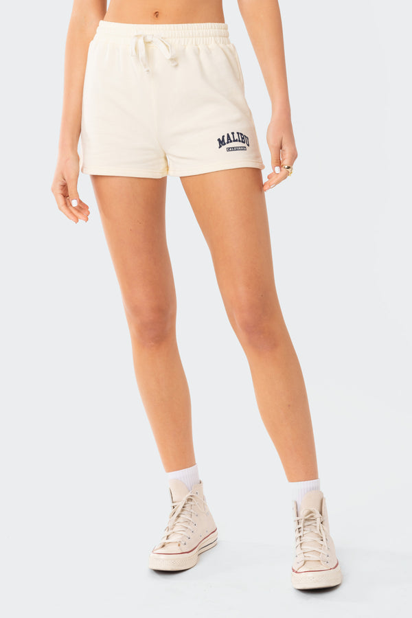 Edikted Malibu Girl Terry Shorts Cream