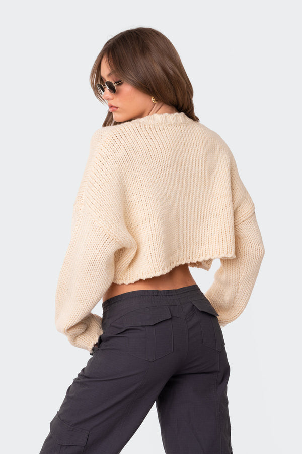 Edikted Mega Star Cropped Sweater Cream