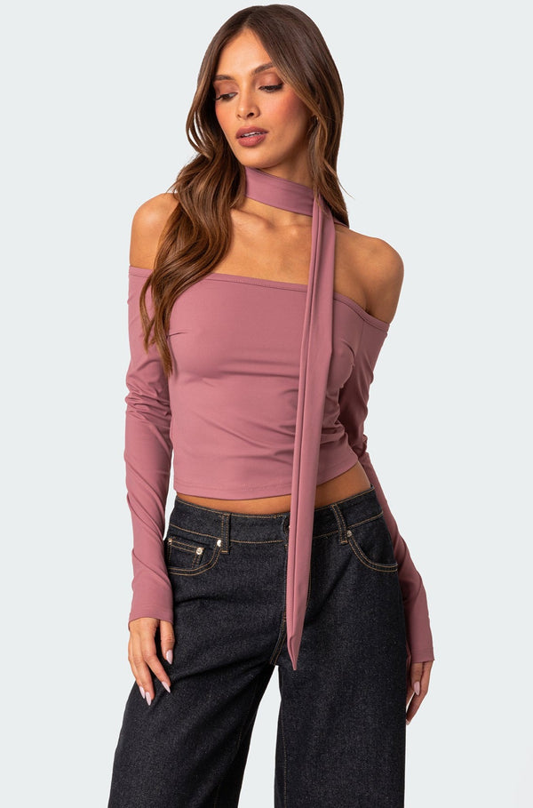 edikted Off Shoulder Two Piece Scarf Top mauve