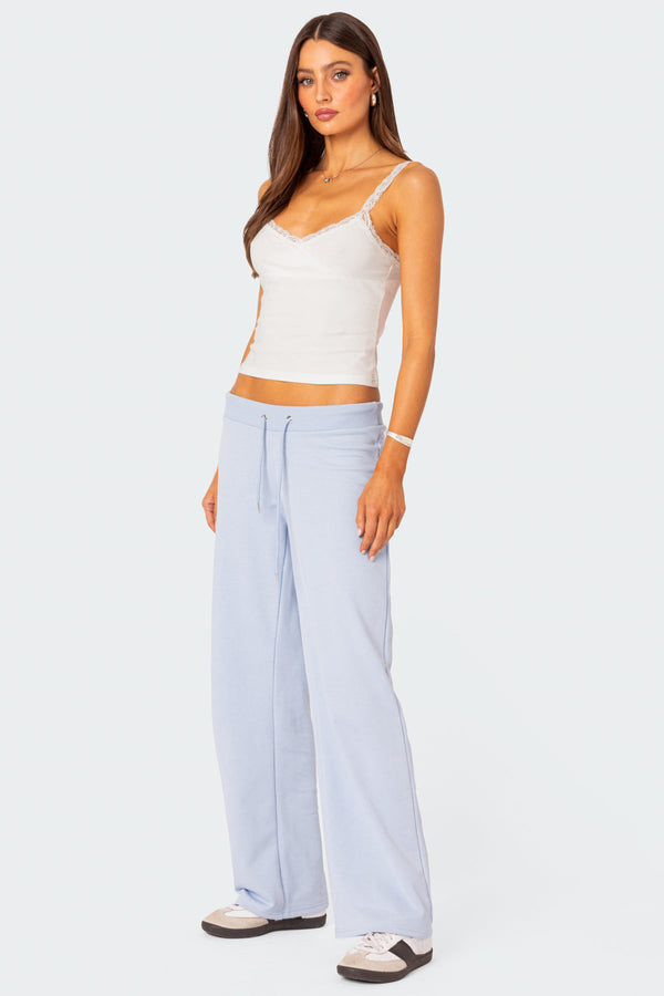 Edikted Quinn Straight Leg Sweatpants Light Blue