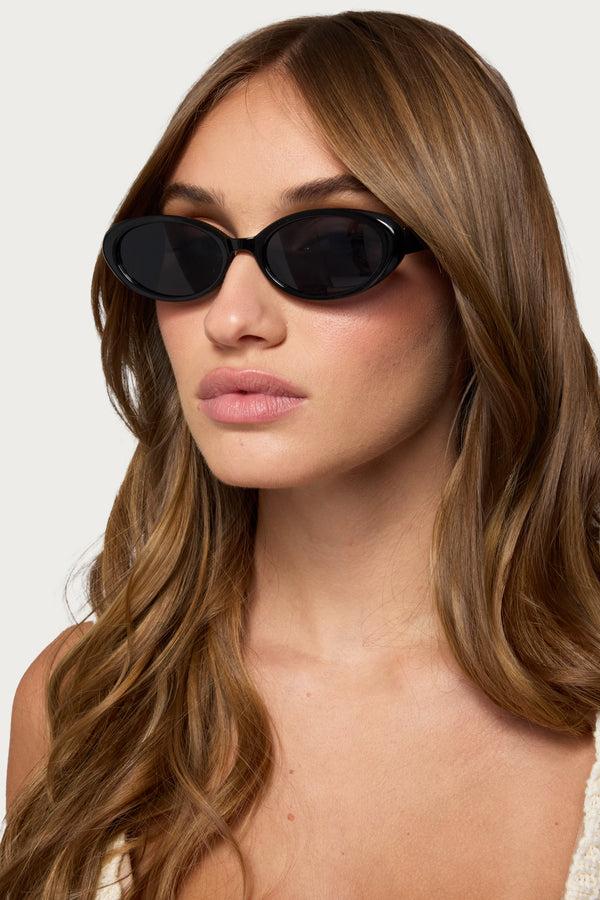 edikted Rosalie Oval Sunglasses black