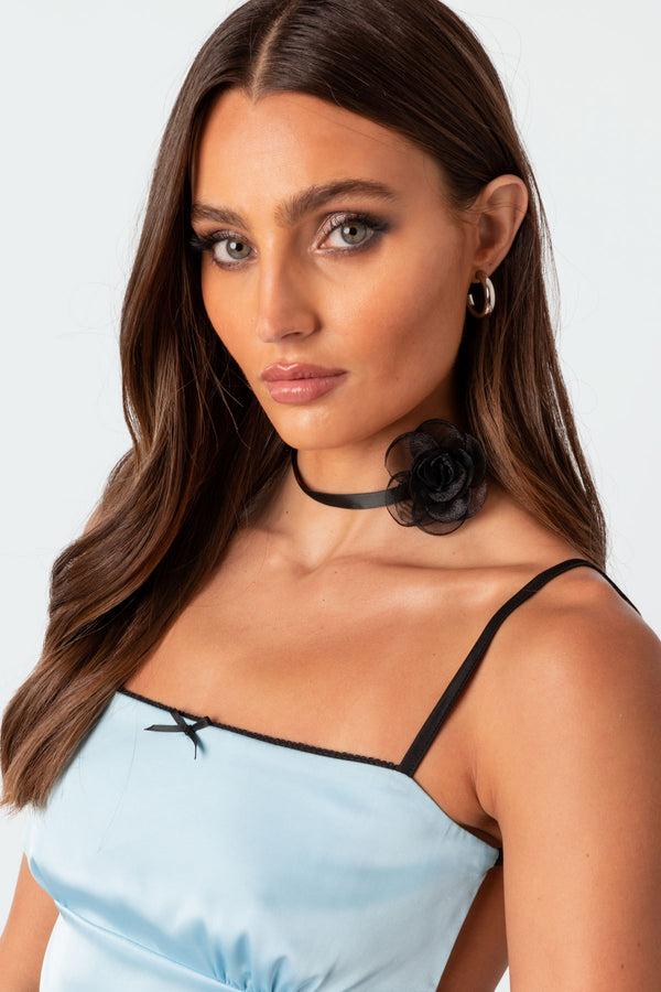 edikted Rosy Flower Choker black