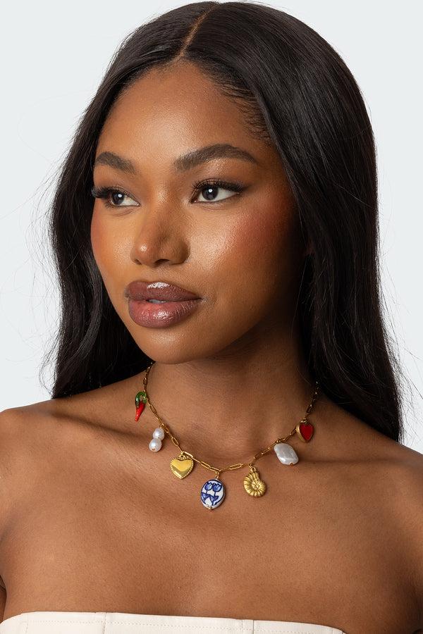 edikted Seaside Sweetheart Charm Necklace mix