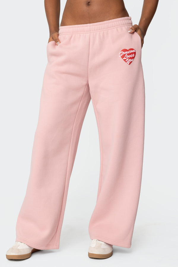 Edikted Someone Loves You Sweatpants Pink