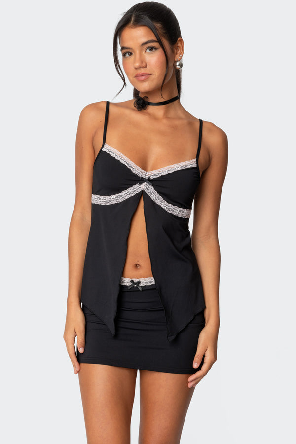 edikted Sorely Split Front Top black