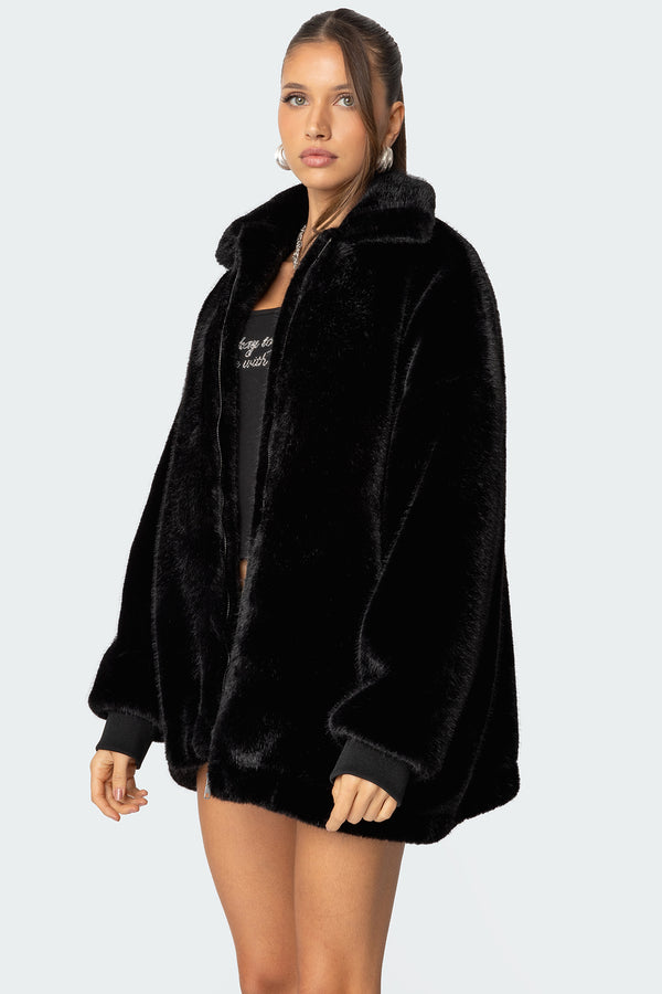 Edikted Taylor Oversized Faux Fur Jacket Black