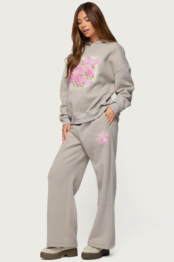 Edikted Wild Petal Sweatpants Beige